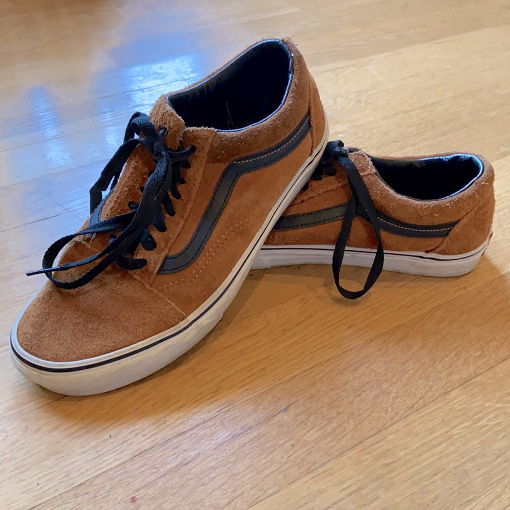 VANS Ward Sneakers - Amazing suede with Rust and Black color combo.